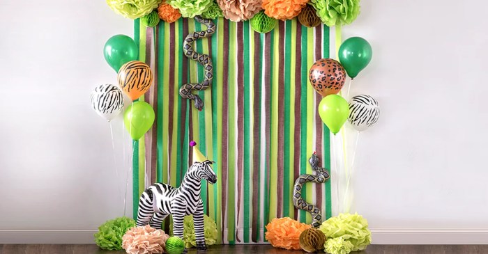 Jungle theme birthday decoration at home