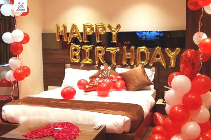 Birthday hotel room decoration for girlfriend