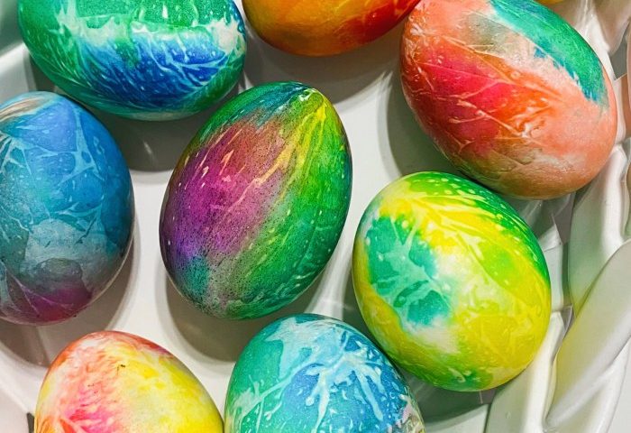 Dying easter eggs with gel food coloring