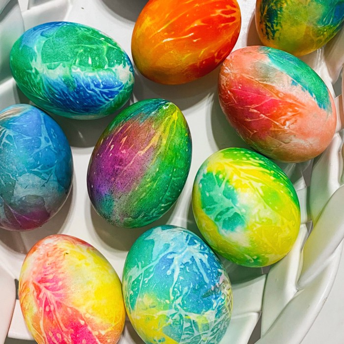 Dying easter eggs with gel food coloring