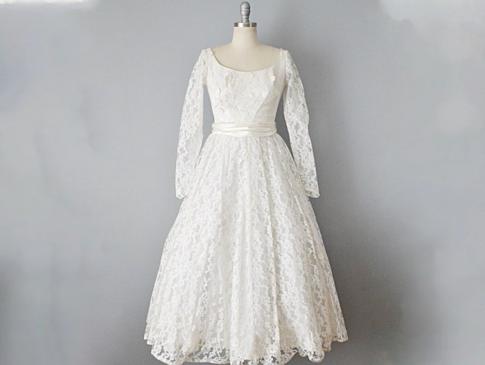 Short 50s wedding dress