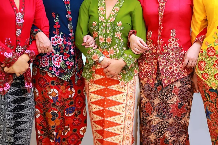 Indonesian wedding dresses traditional indonesia dress costume batik attire java man wear outfits costumes